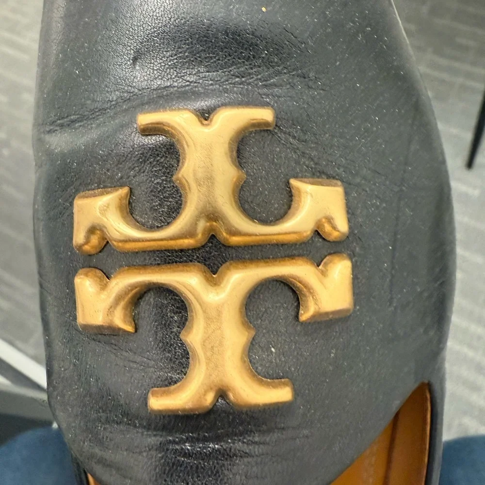 Tory Burch flats - preloved size 7.5!! Good condition - Picture 4 of 4